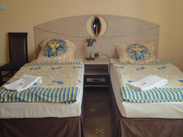 Hotel Faraon Кельце Экстерьер фото